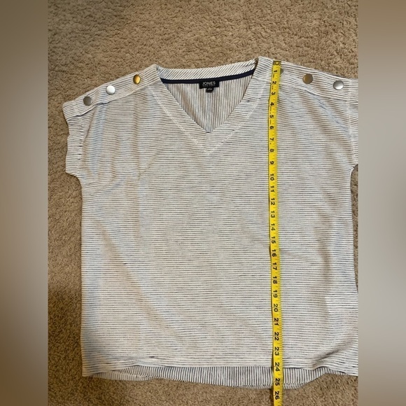JONES New York Women's M Blue Textured Striped V-Neck Cap Sleeve Top - Picture 4 of 9